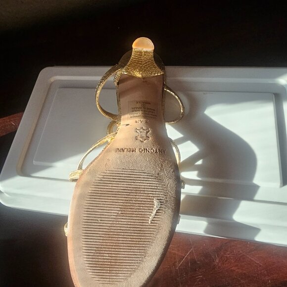 Heels - Picture 3 of 3